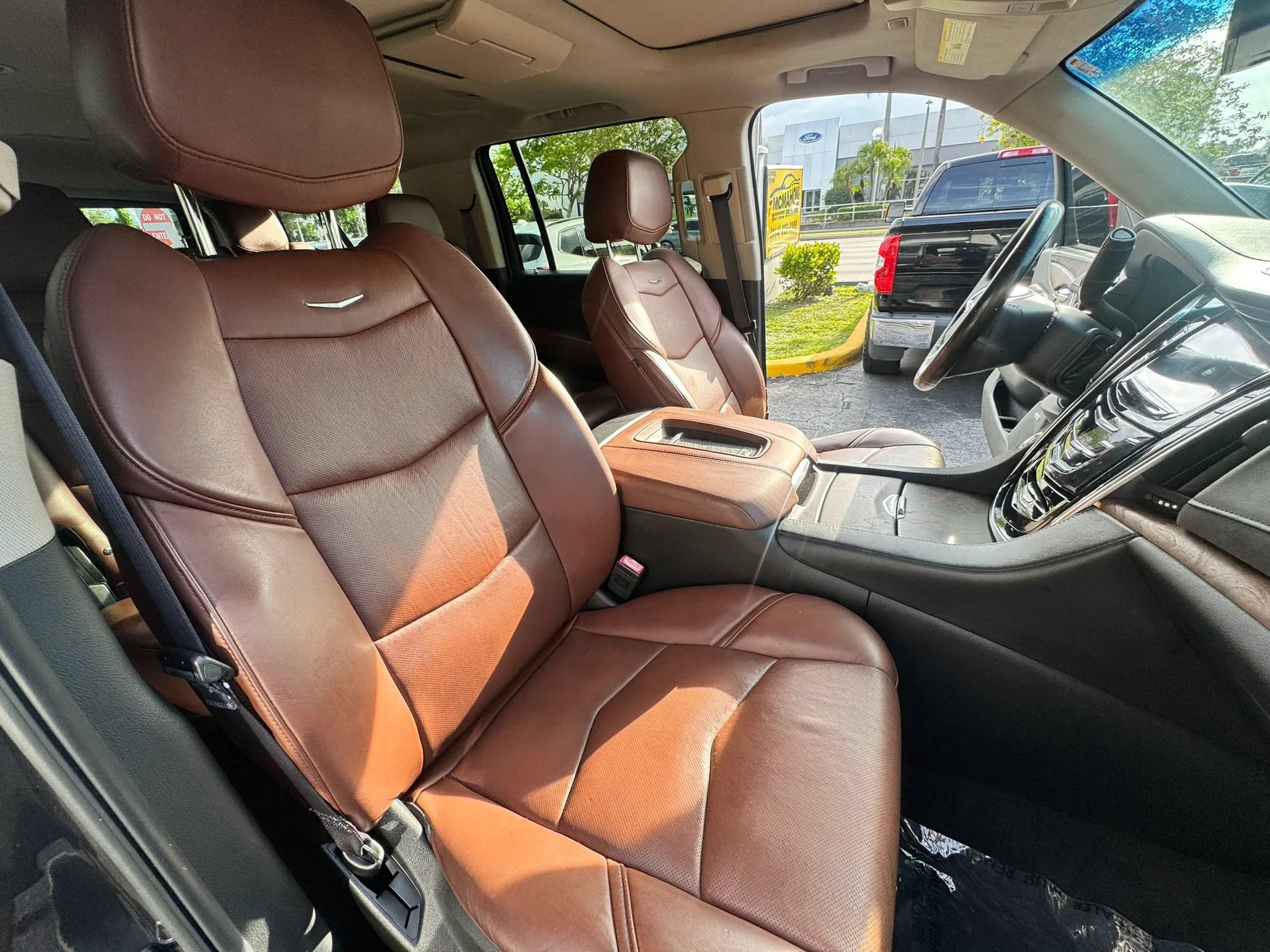 Used 2017 Cadillac Escalade ESV Premium Luxury AWD/4WD image 24