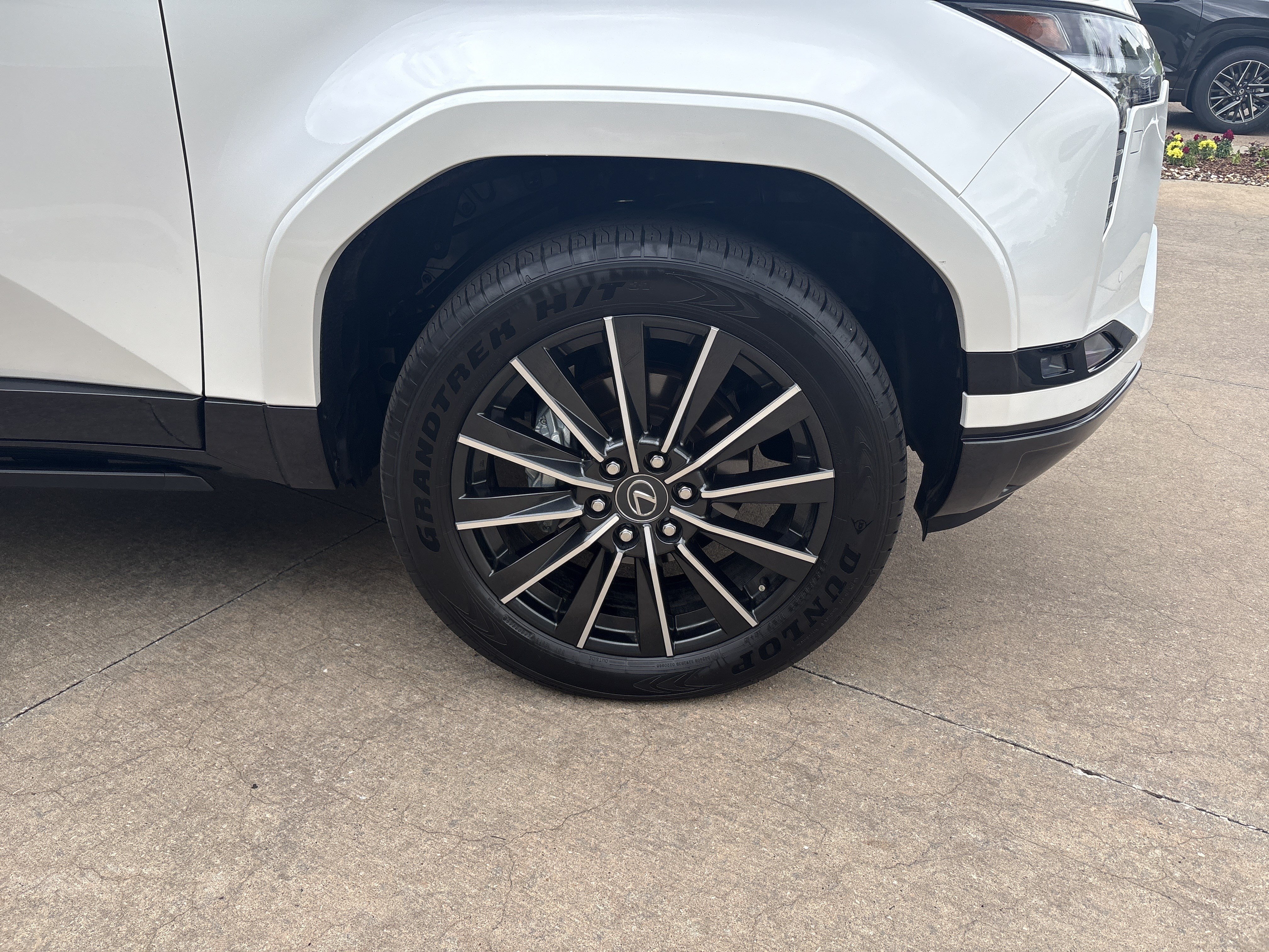Certified 2025 Lexus GX 550 w/ Accessory Package (2T) AWD/4WD image 8