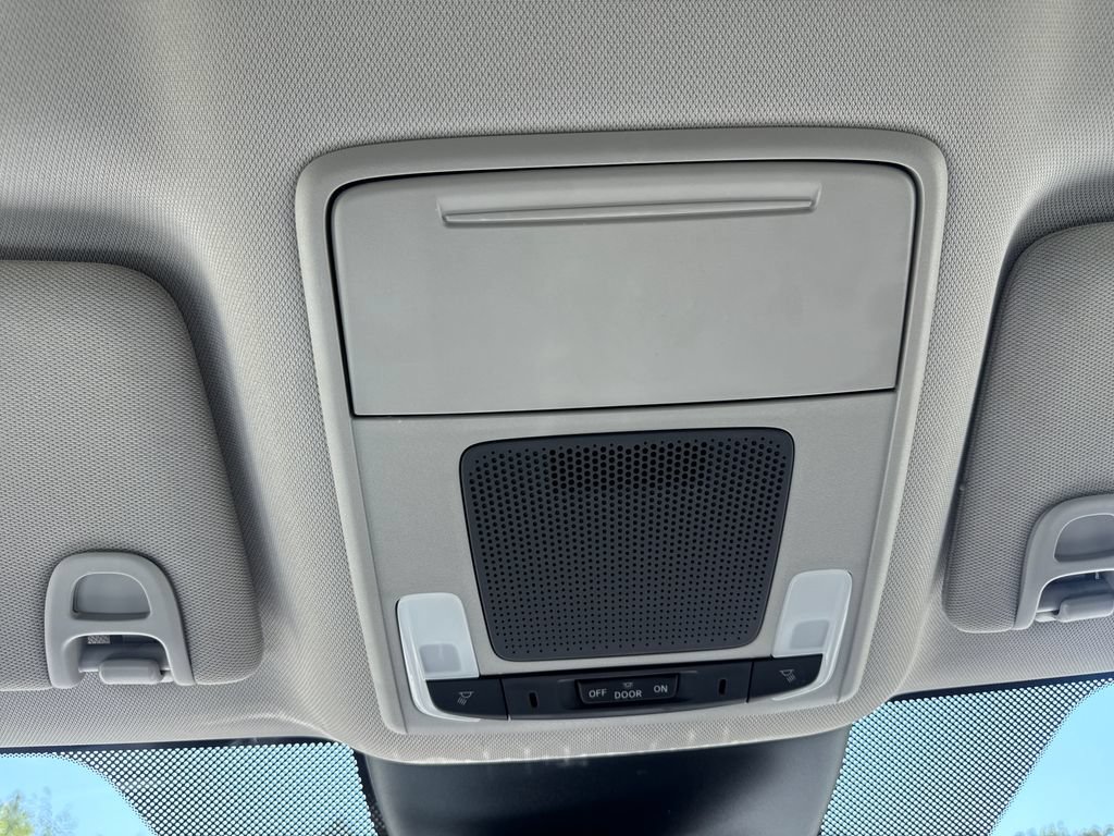 Used 2025 Honda Pilot EX-L image 28