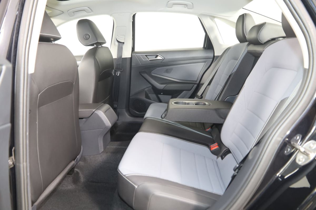 Used 2025 Volkswagen Jetta SE w/ Sunroof Package FWD image 47
