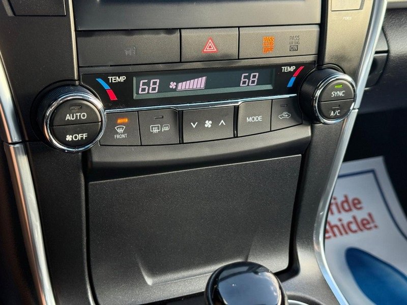 Used 2015 Toyota Camry SE image 19