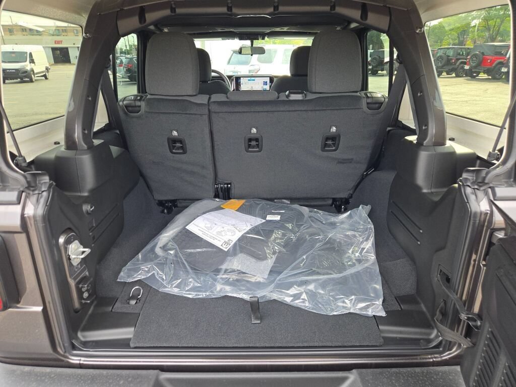 New 2027 Jeep Wrangler Unlimited Sport AWD/4WD image 25