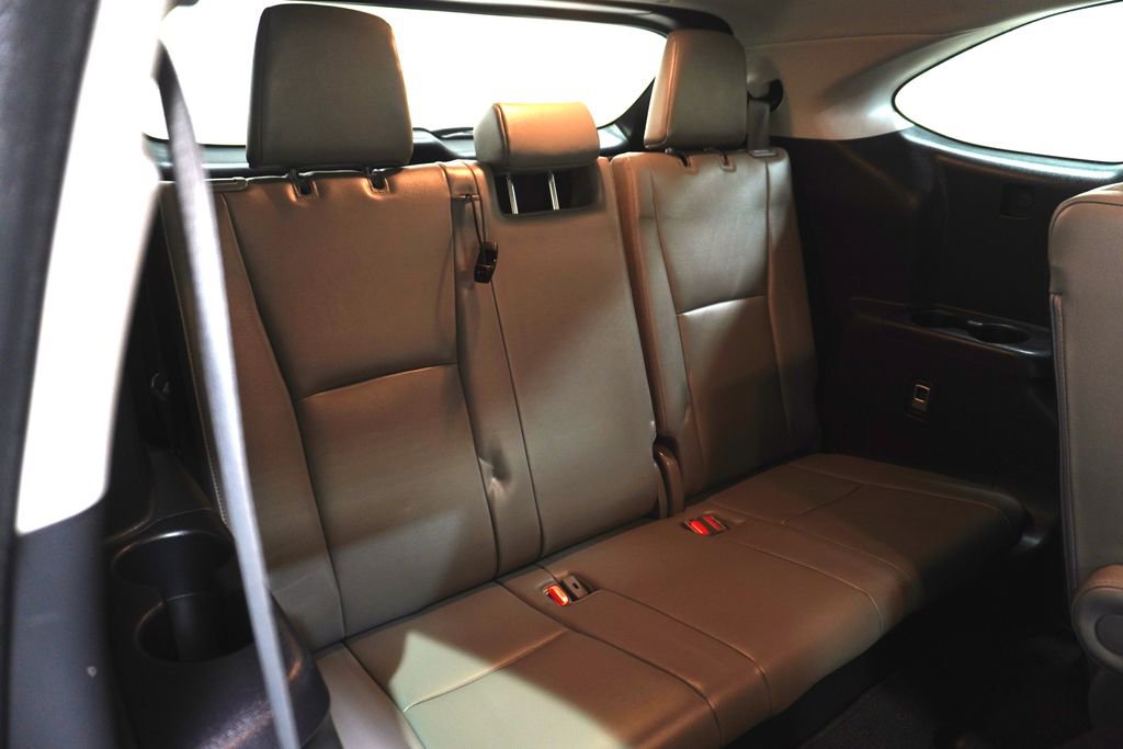 Used 2023 Toyota Highlander Limited FWD image 18