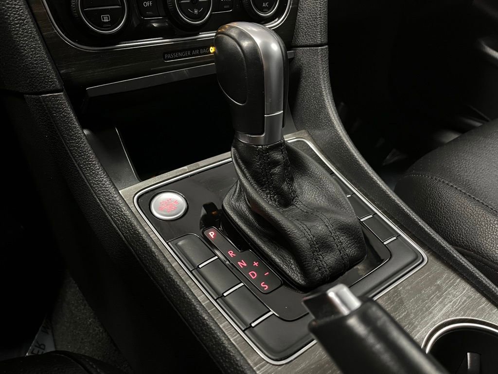 Used 2017 Volkswagen Passat 1.8T SE image 12