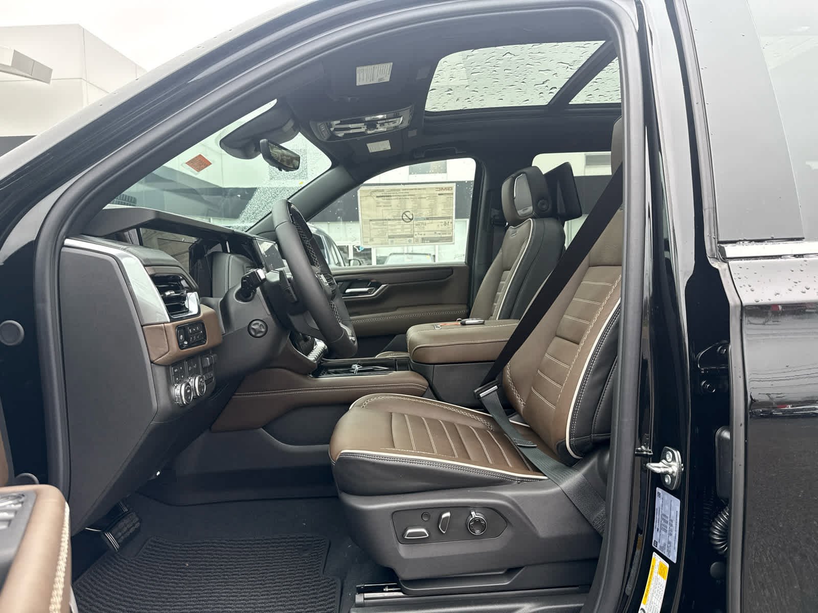 New 2026 GMC Yukon Denali Ultimate AWD/4WD image 14