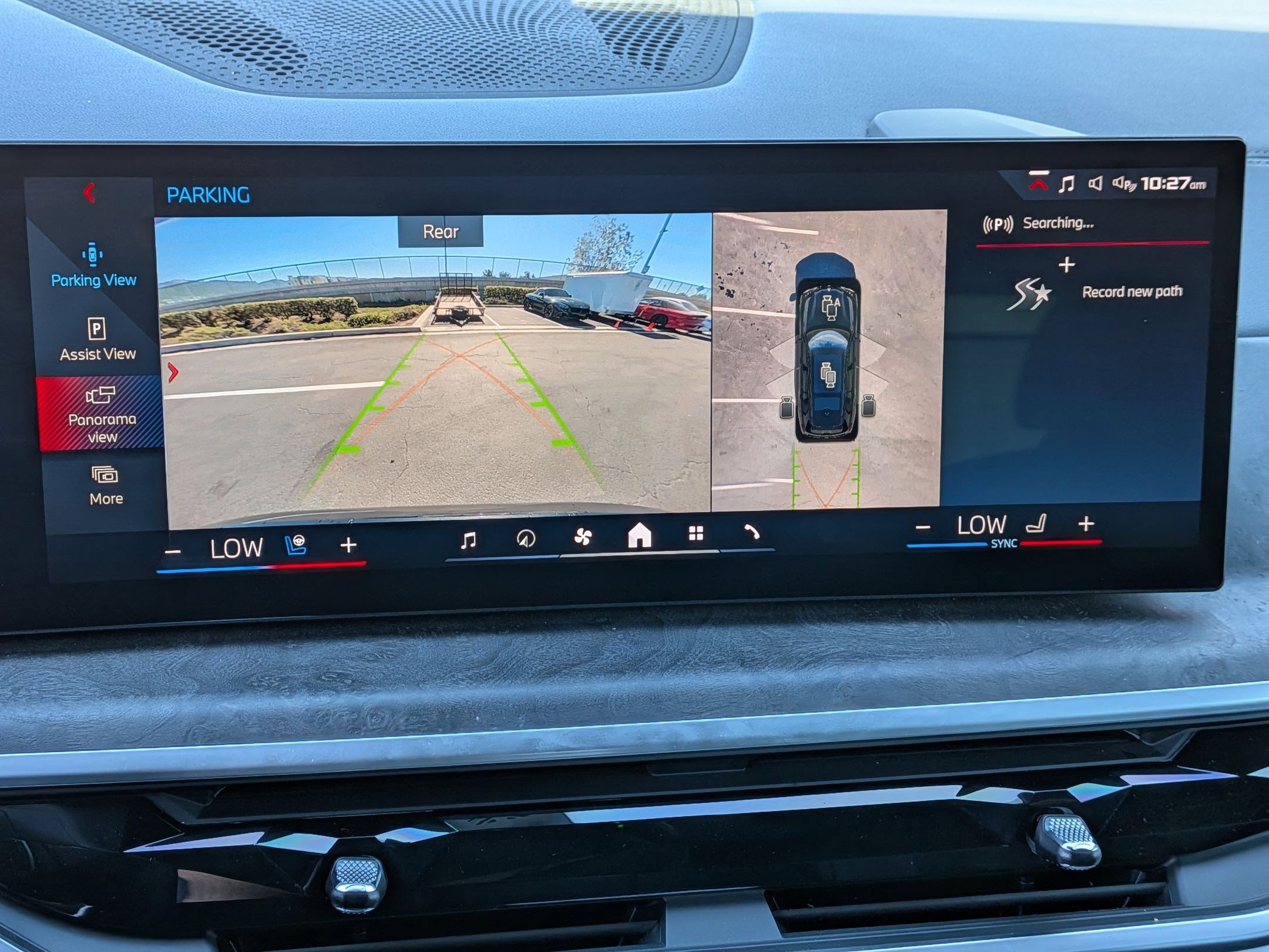 Used 2024 BMW X7 M60i w/ Executive Package image 24