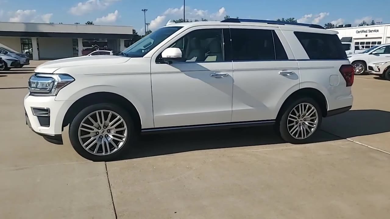 Used 2024 Ford Expedition Limited AWD/4WD image 5