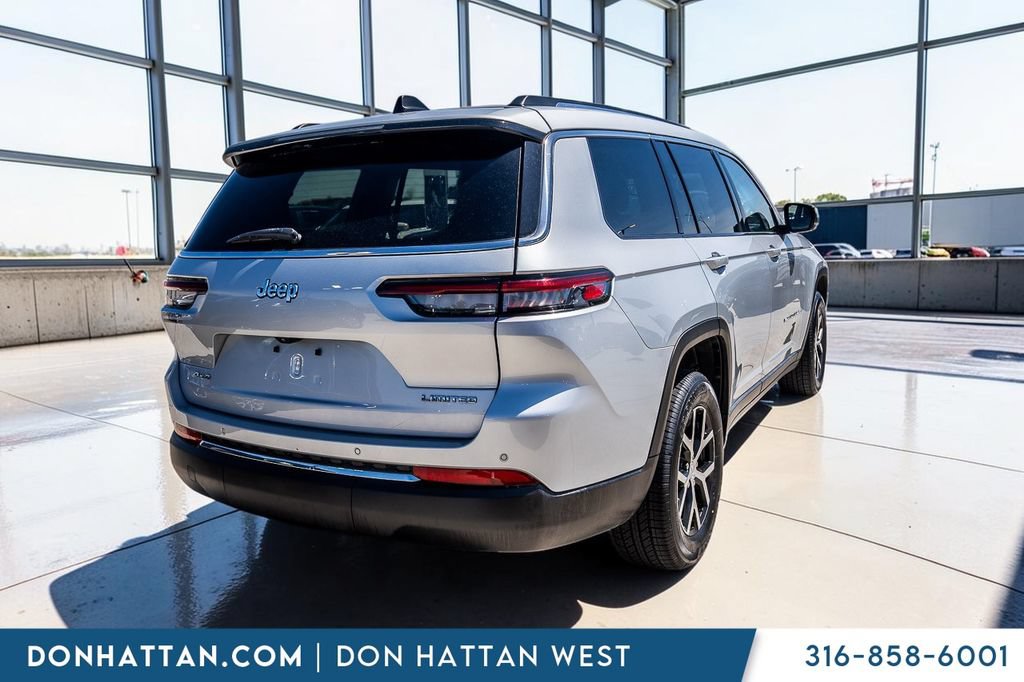 Used 2023 Jeep Grand Cherokee L Limited w/ Trailer Tow Group (B) AWD/4WD image 30