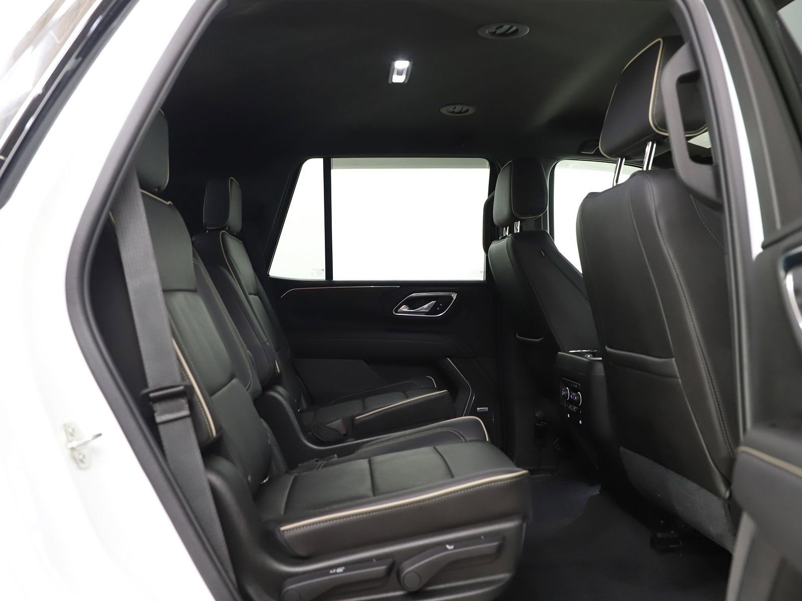 Used 2021 Chevrolet Tahoe Premier AWD/4WD image 13