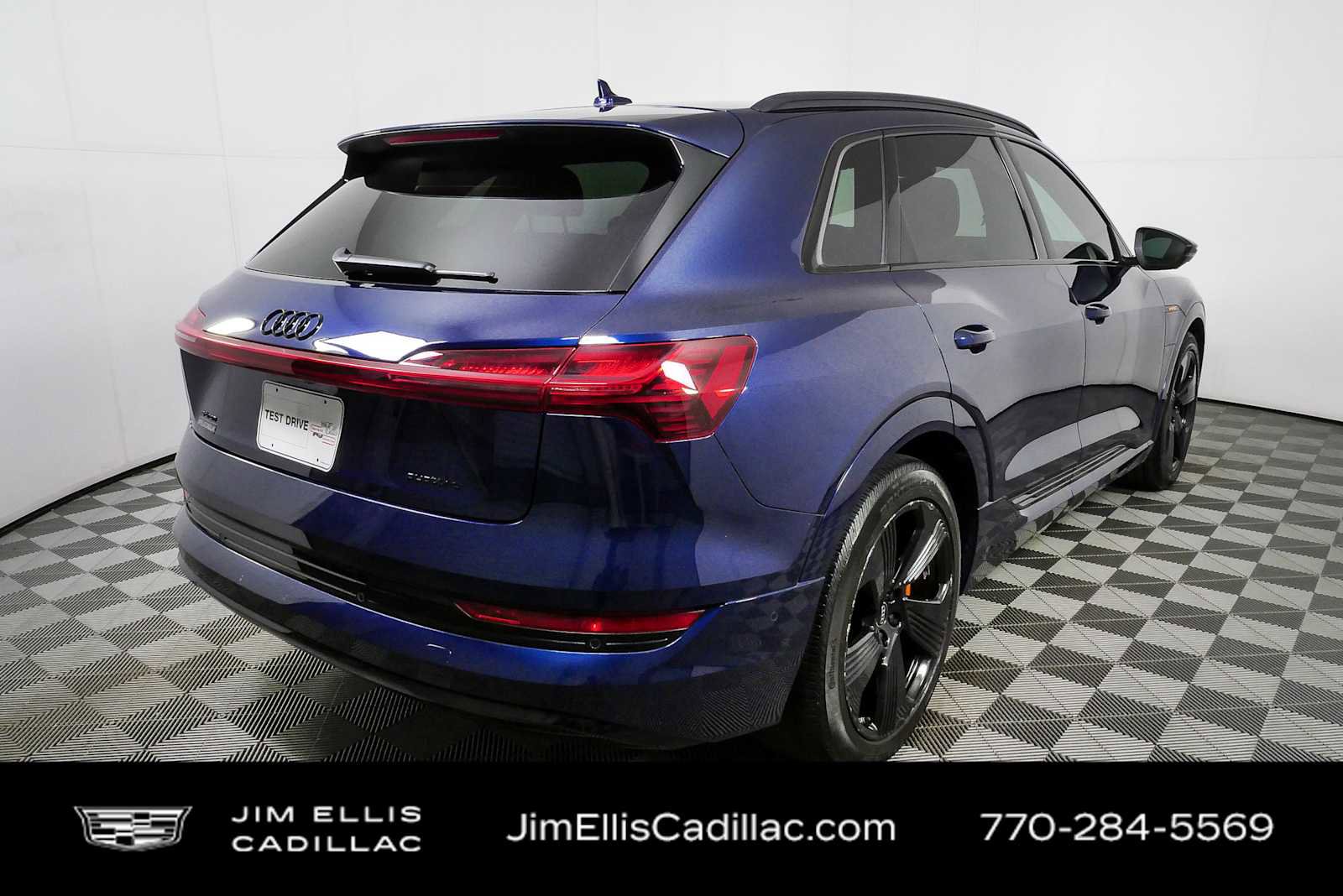 Used 2022 Audi e-tron Premium Plus AWD/4WD image 3
