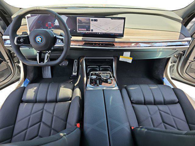 New 2025 BMW 750e xDrive w/ Premium Package image 9
