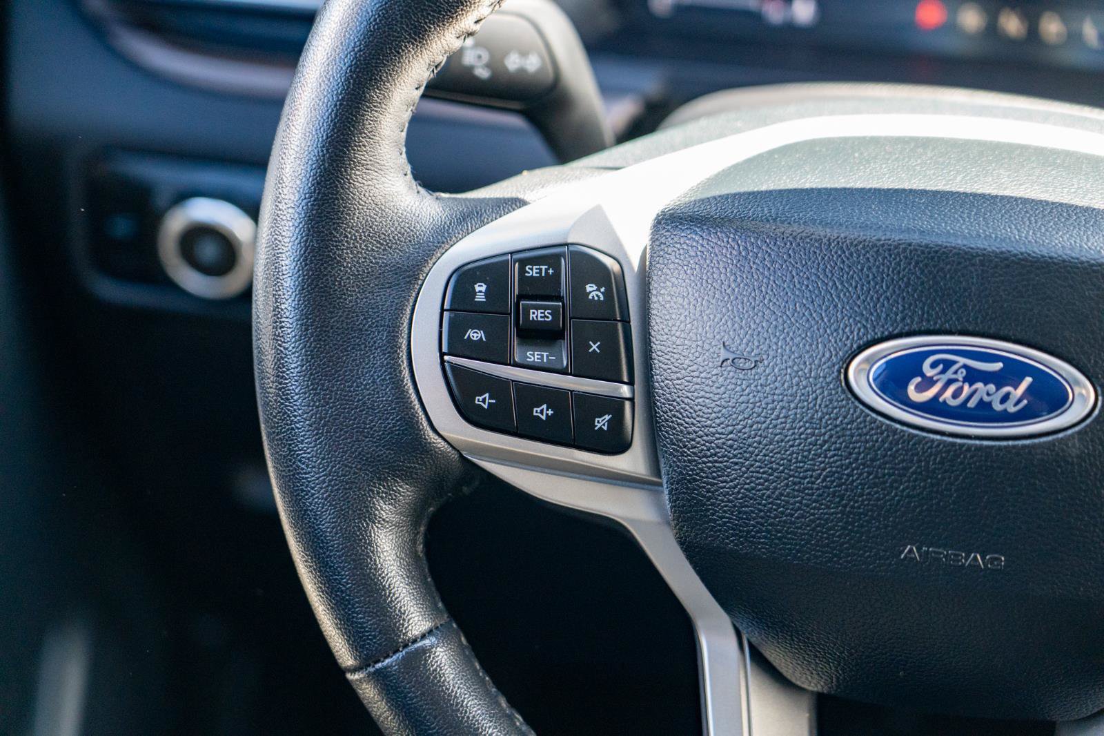 Used 2024 Ford Explorer Limited RWD image 28