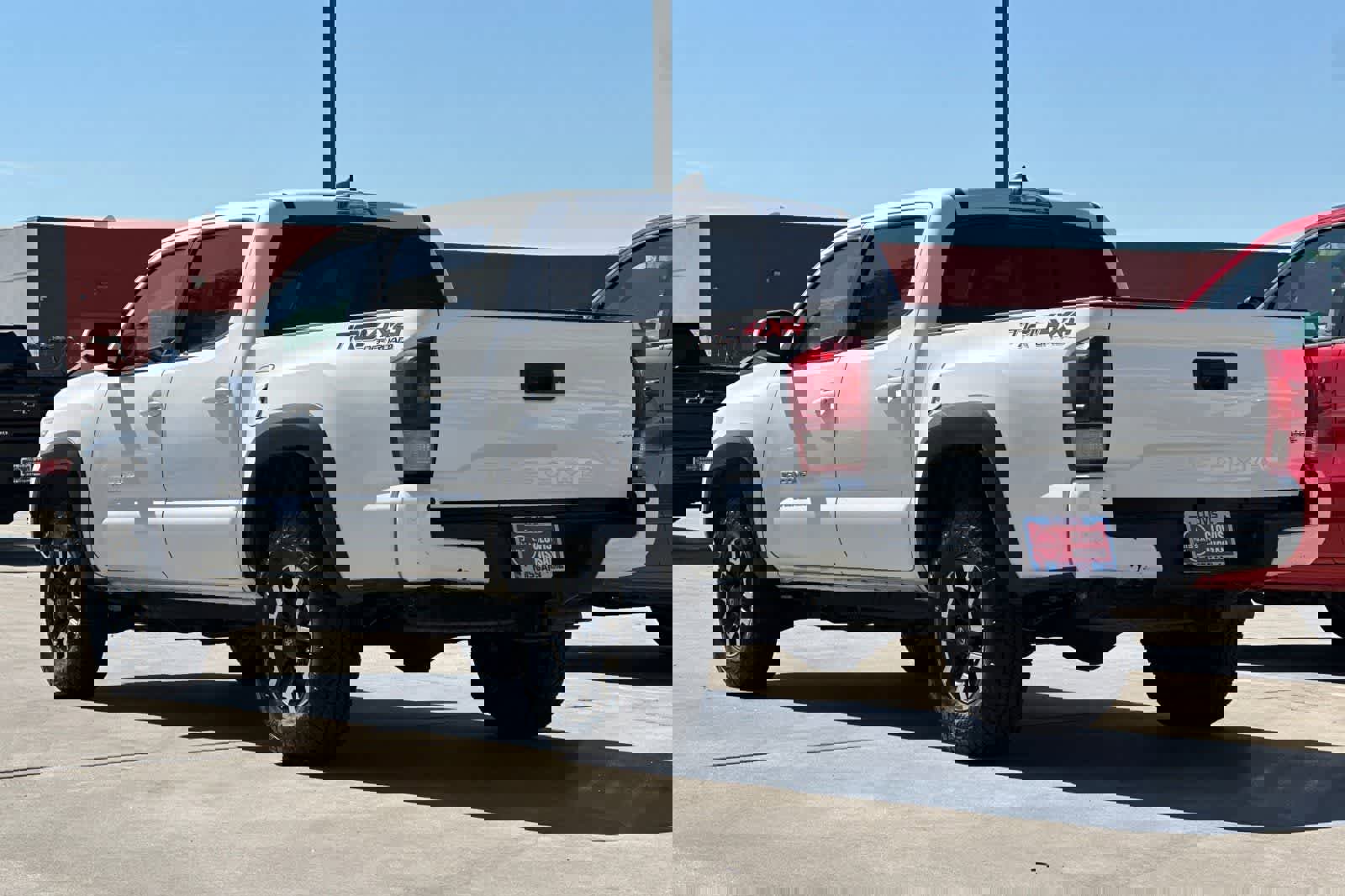 Used 2016 Toyota Tacoma TRD Off-Road w/ Premium & Technology Package image 7