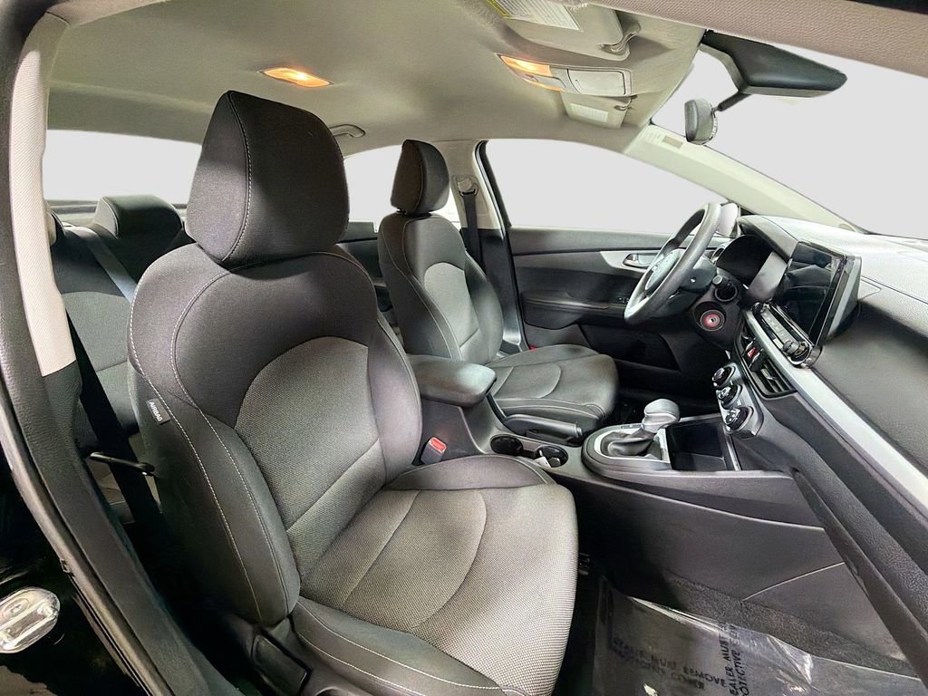 Used 2023 Kia Forte LXS w/ LXS Technology Package FWD image 28