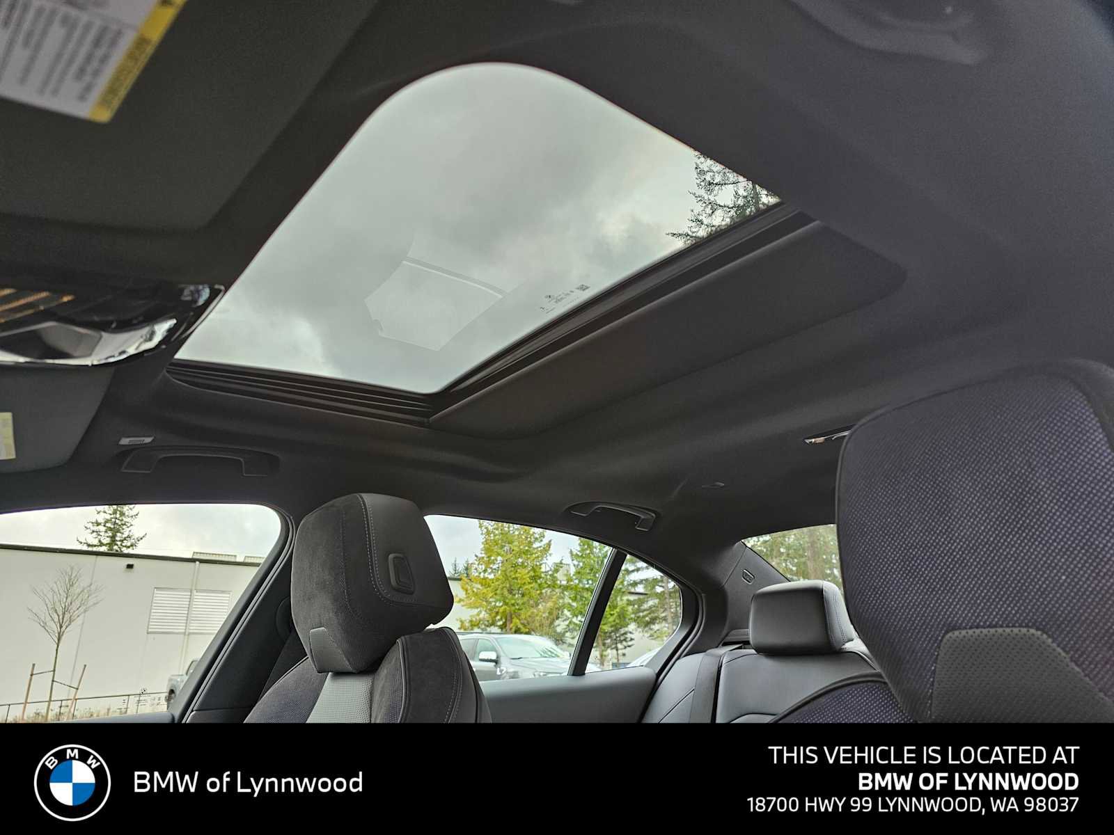New 2026 BMW i5 eDrive40 w/ M Sport Package AWD/4WD image 22