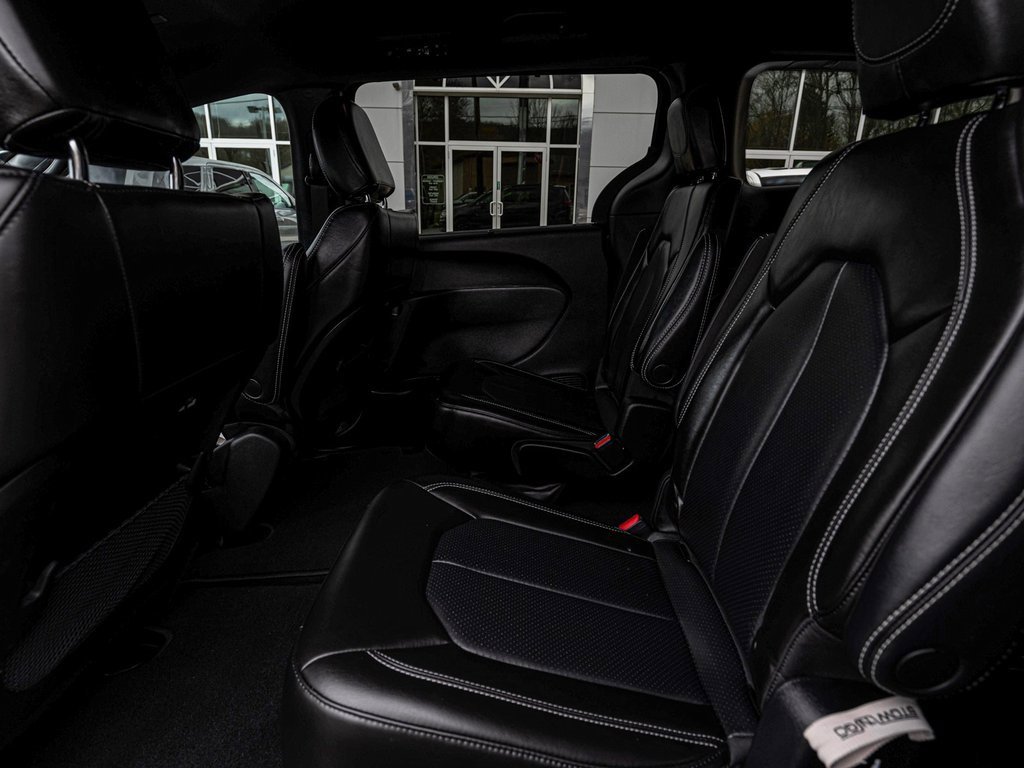 Used 2023 Chrysler Pacifica Touring-L w/ S Appearance Package image 26