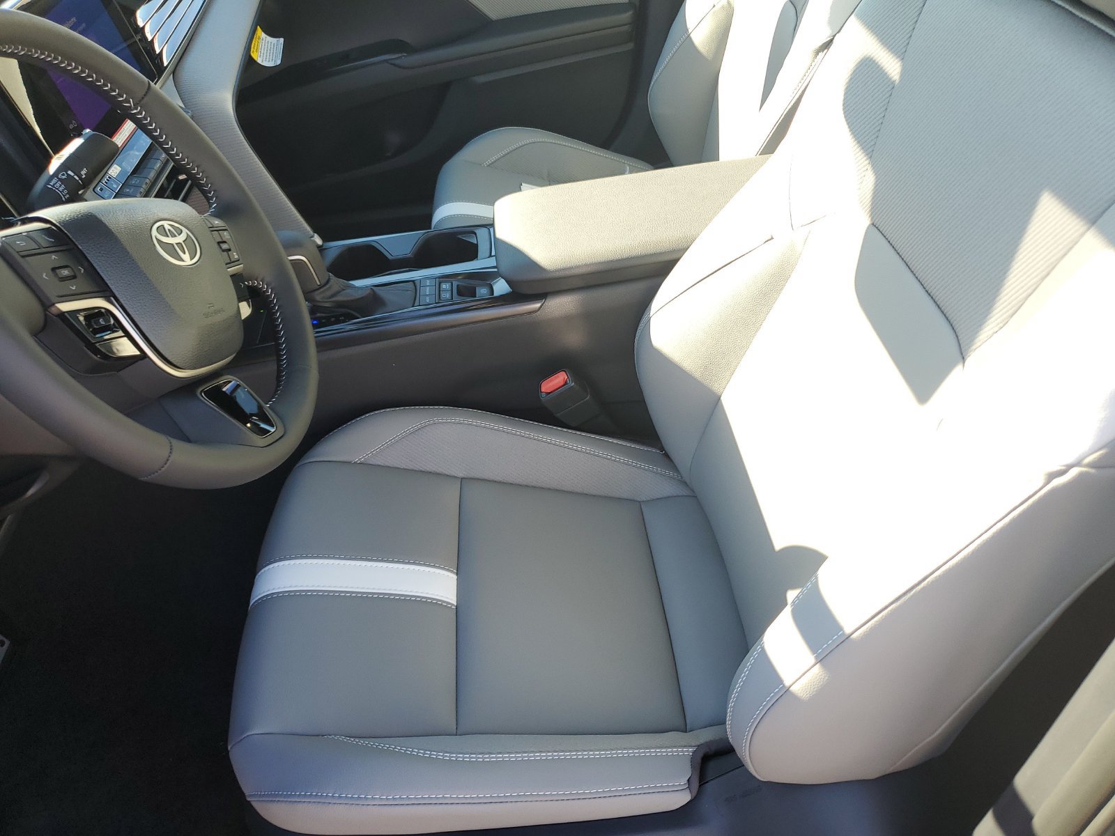 New 2026 Toyota Camry SE w/ Convenience Package FWD image 17