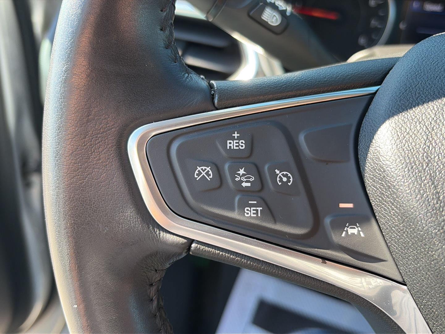 Used 2022 Chevrolet Equinox LT FWD image 18