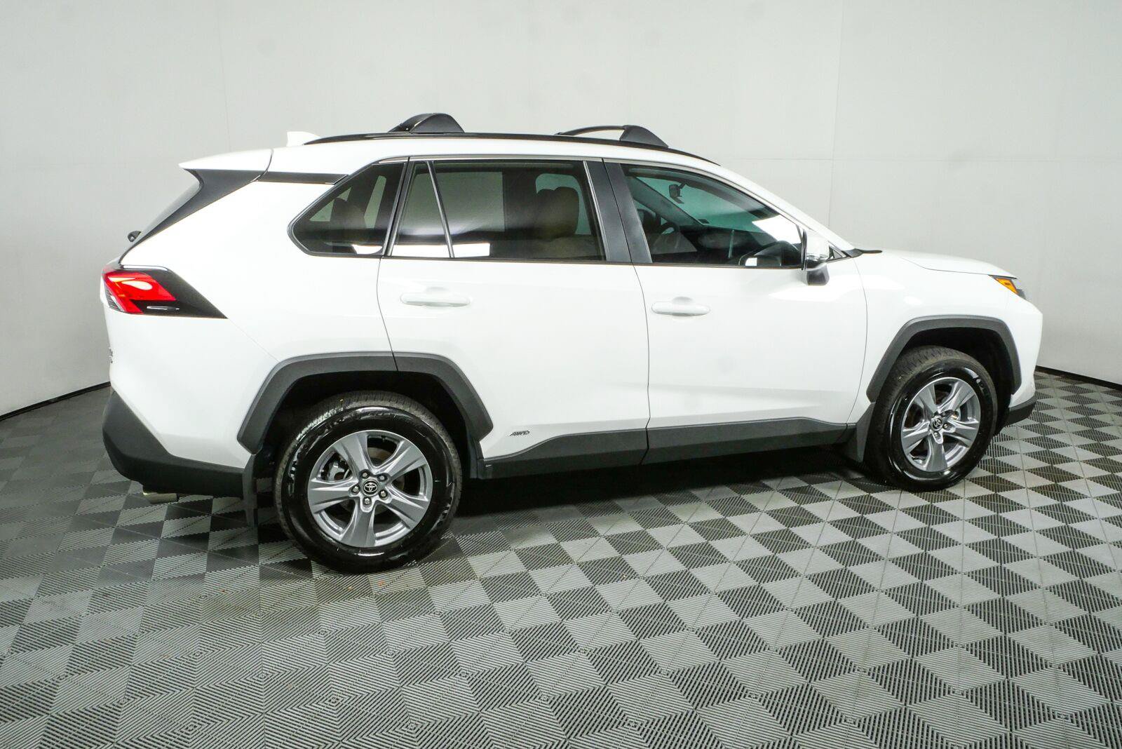 Used 2025 Toyota RAV4 XLE w/ Convenience Package AWD/4WD image 2