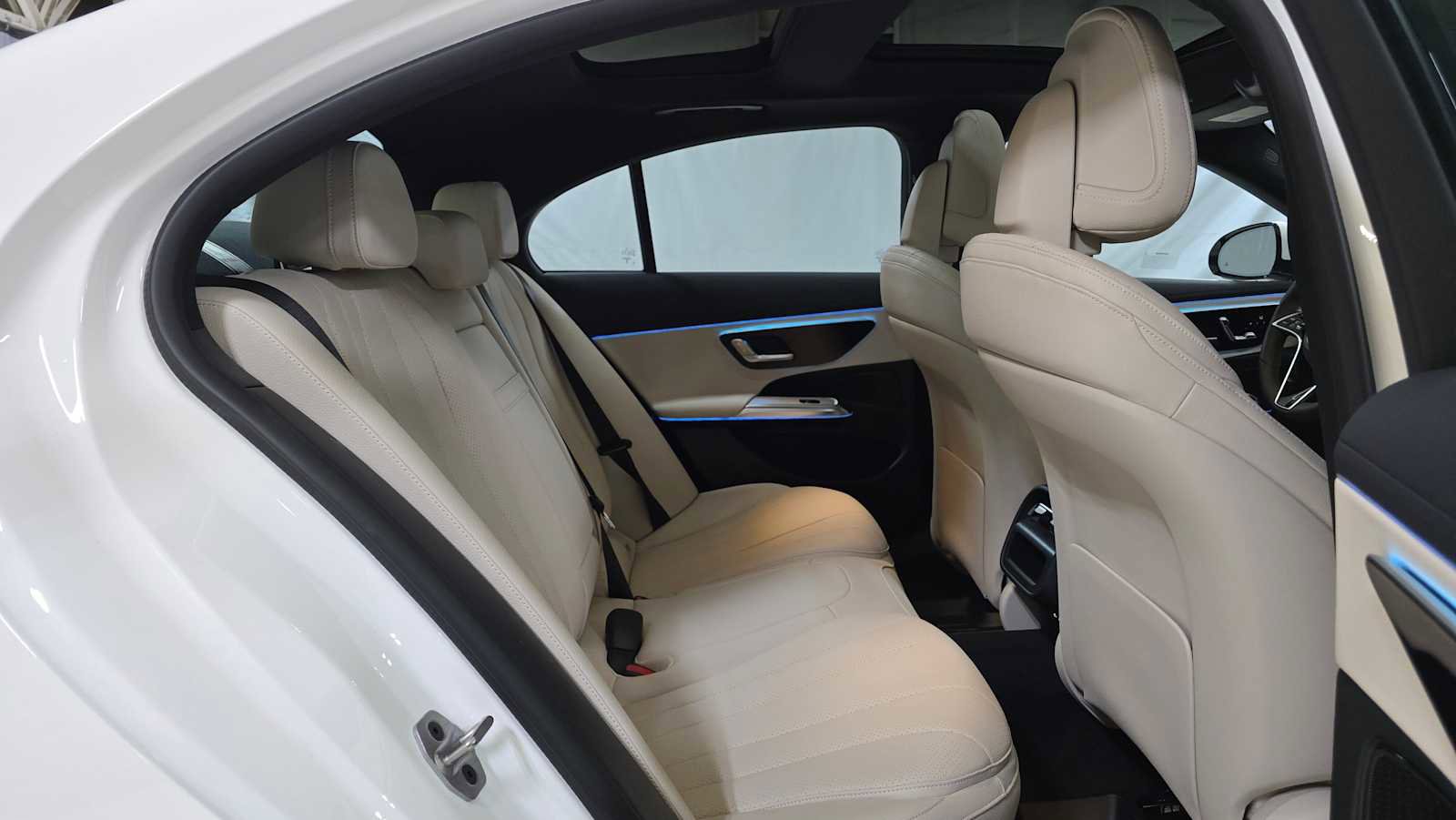 New 2026 Mercedes-Benz E 350 4MATIC Sedan image 12