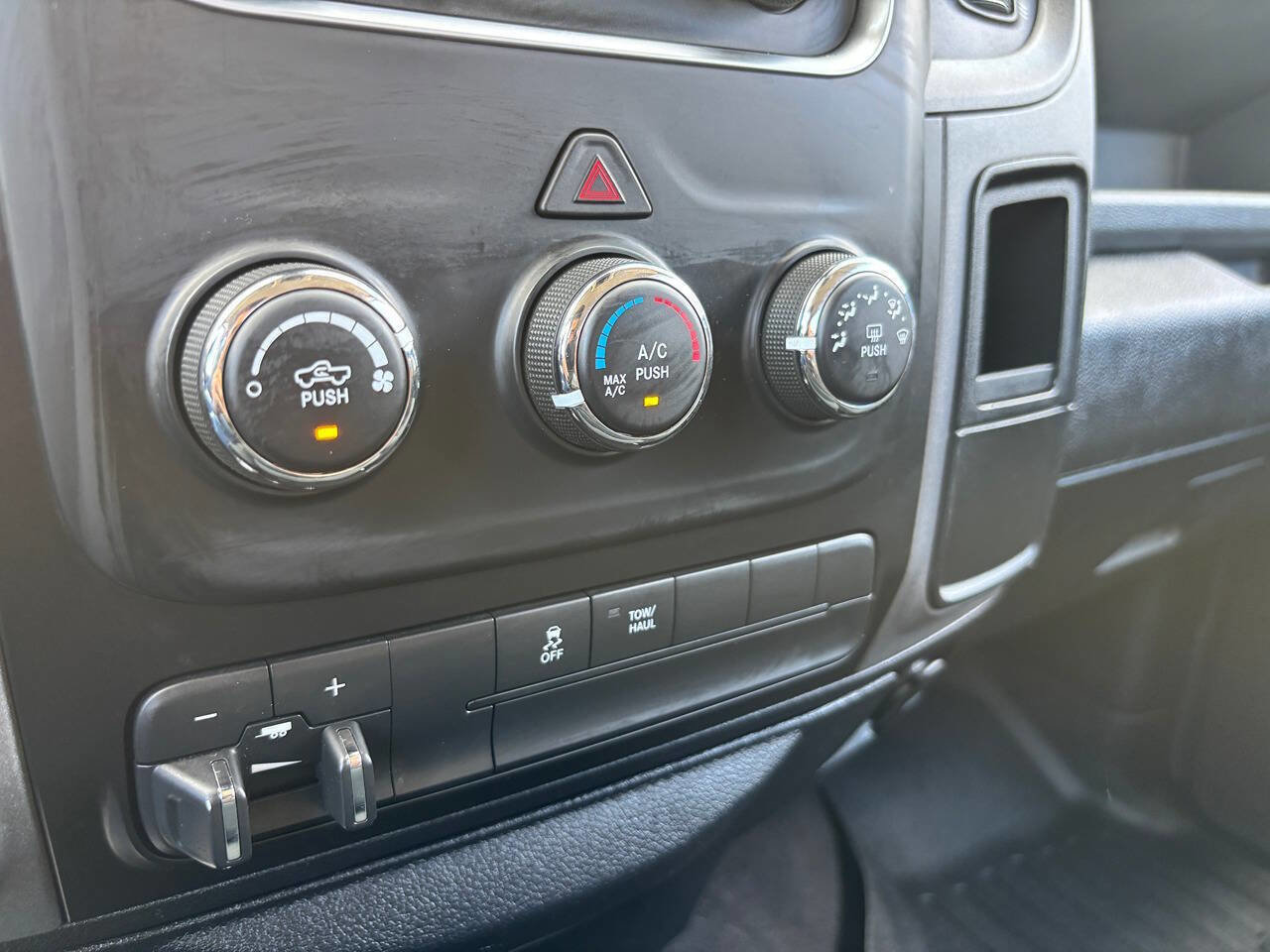 Used 2015 RAM 1500 Express image 42