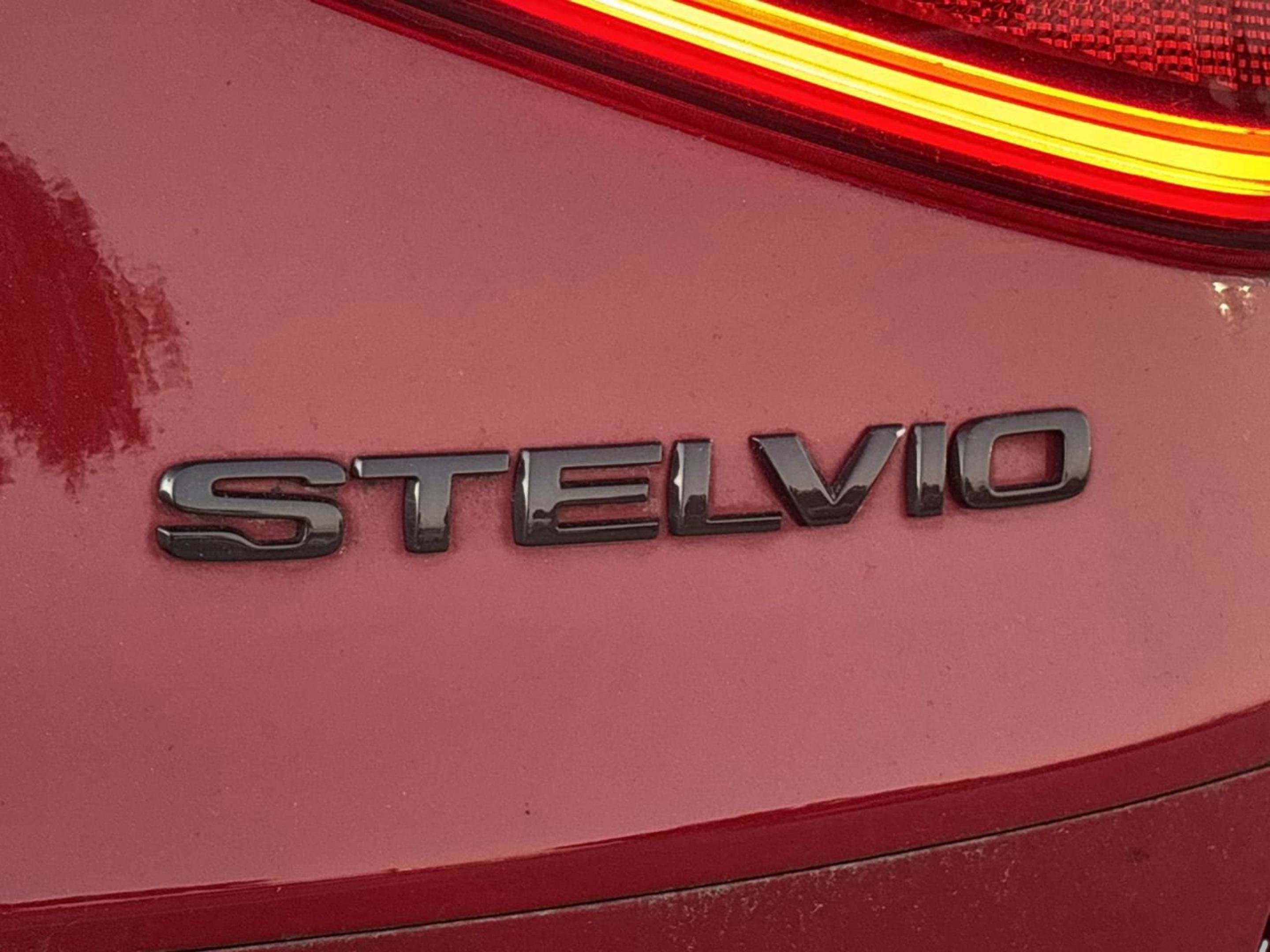 Used 2020 Alfa Romeo Stelvio Sport w/ Quick Order Package 22J Sport image 32