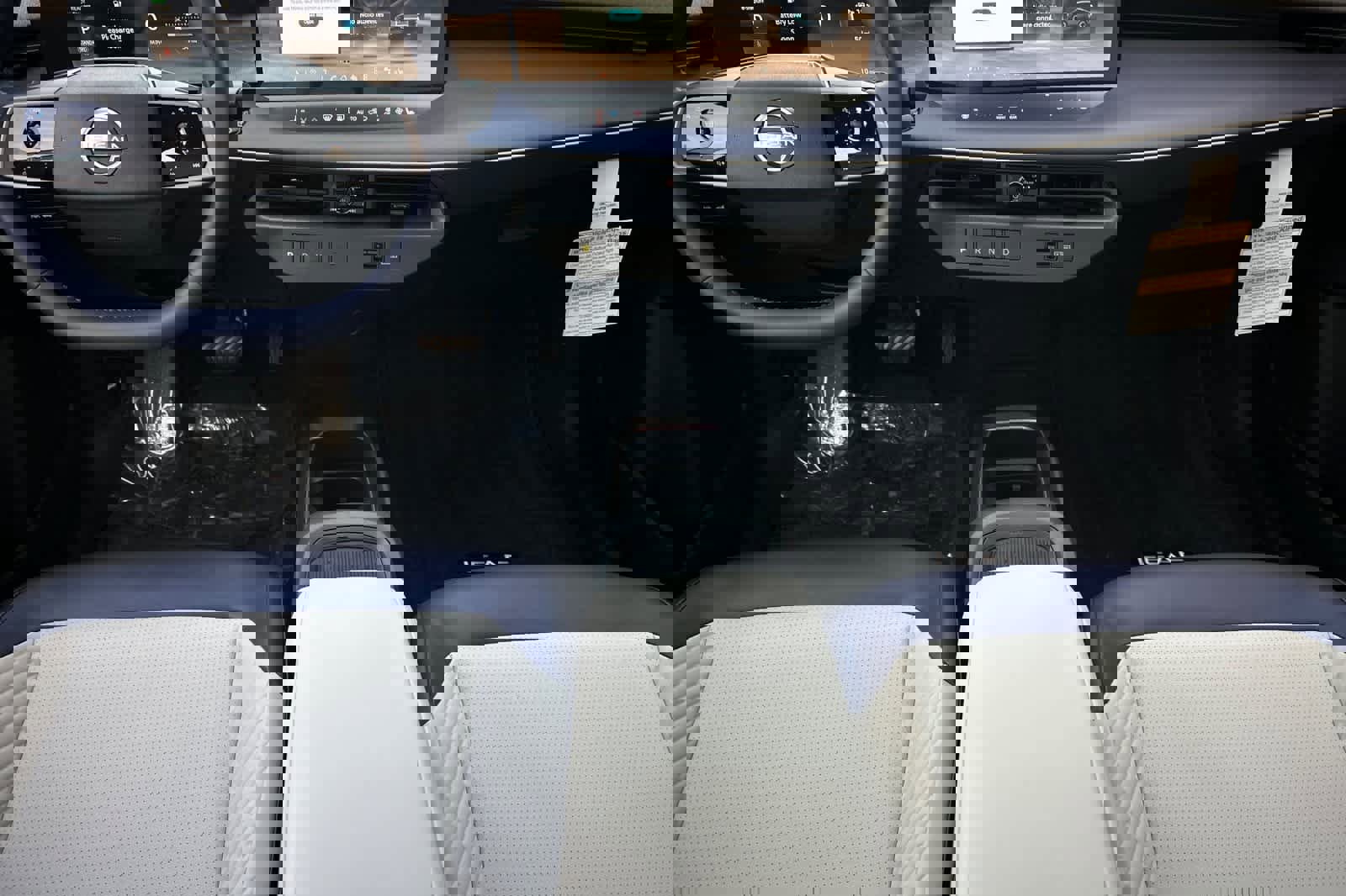 New 2026 Nissan Leaf Platinum+ image 4