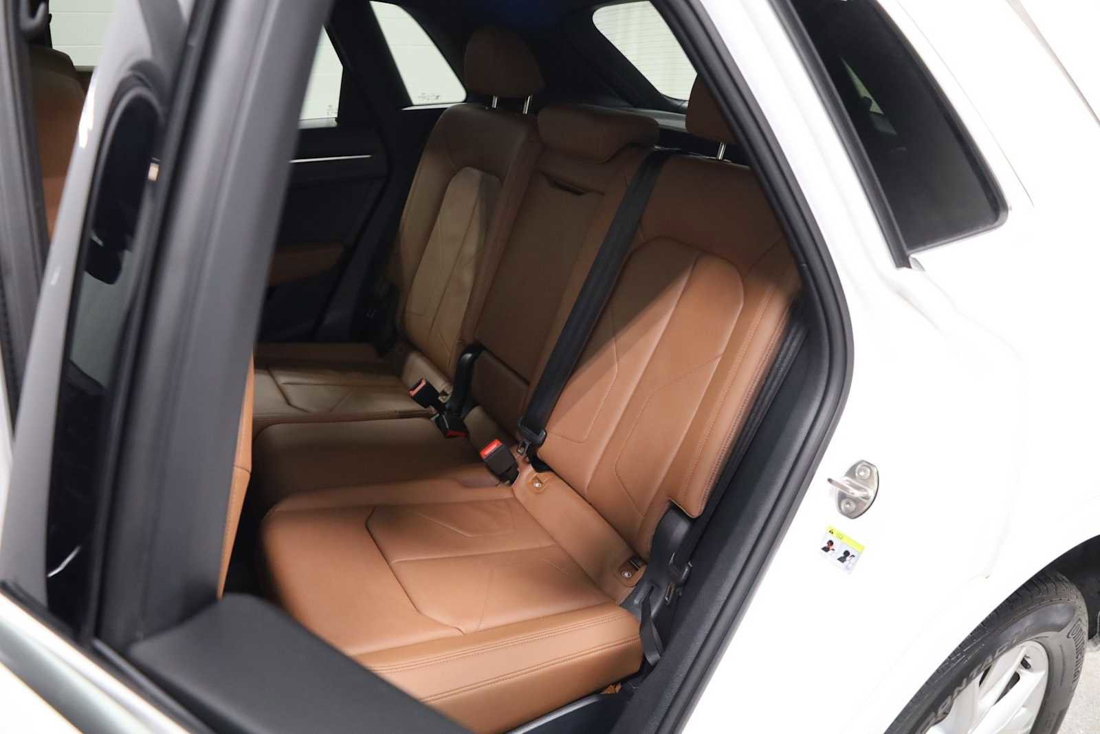 Used 2023 Audi Q3 2.0T Premium w/ Convenience Package image 33