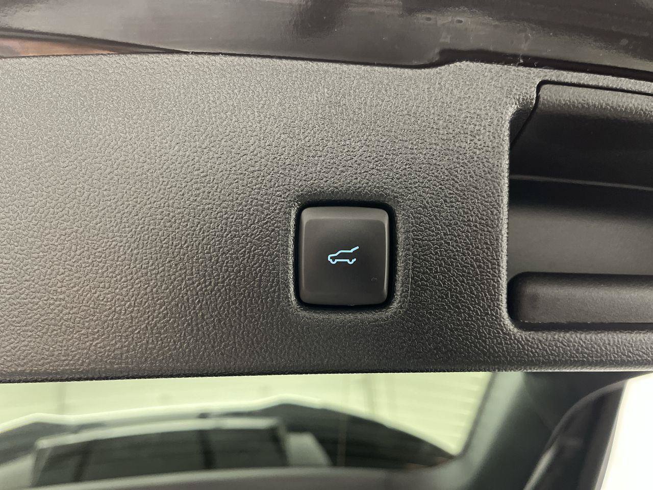 Certified 2025 Ford Escape ST-Line w/ Tech Pack #1 AWD/4WD image 28