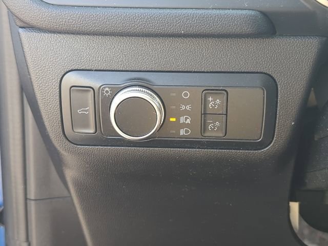 Used 2022 Ford Escape SE w/ SE Sport Appearance Package image 32