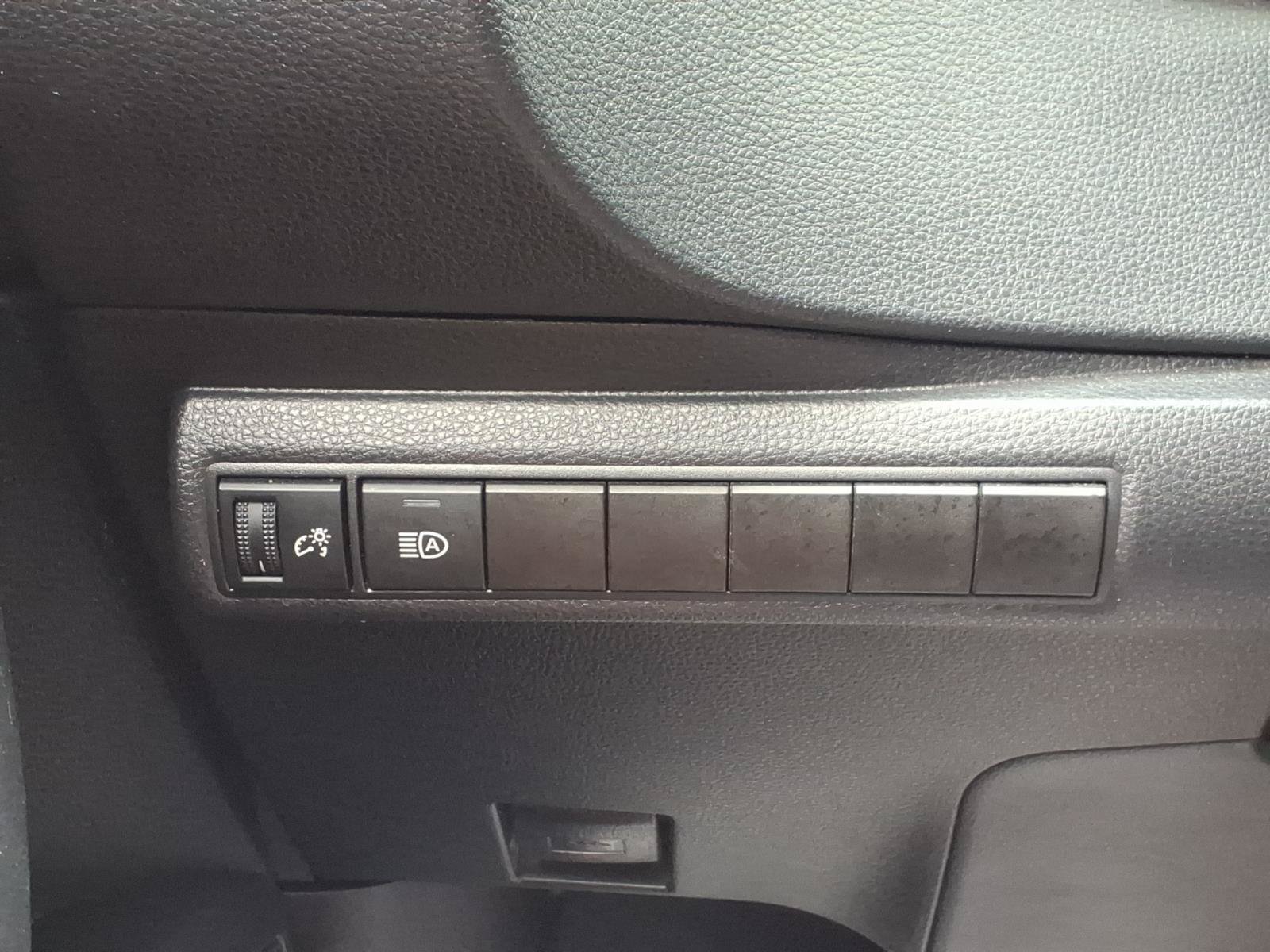 Used 2025 Toyota Corolla LE FWD image 29