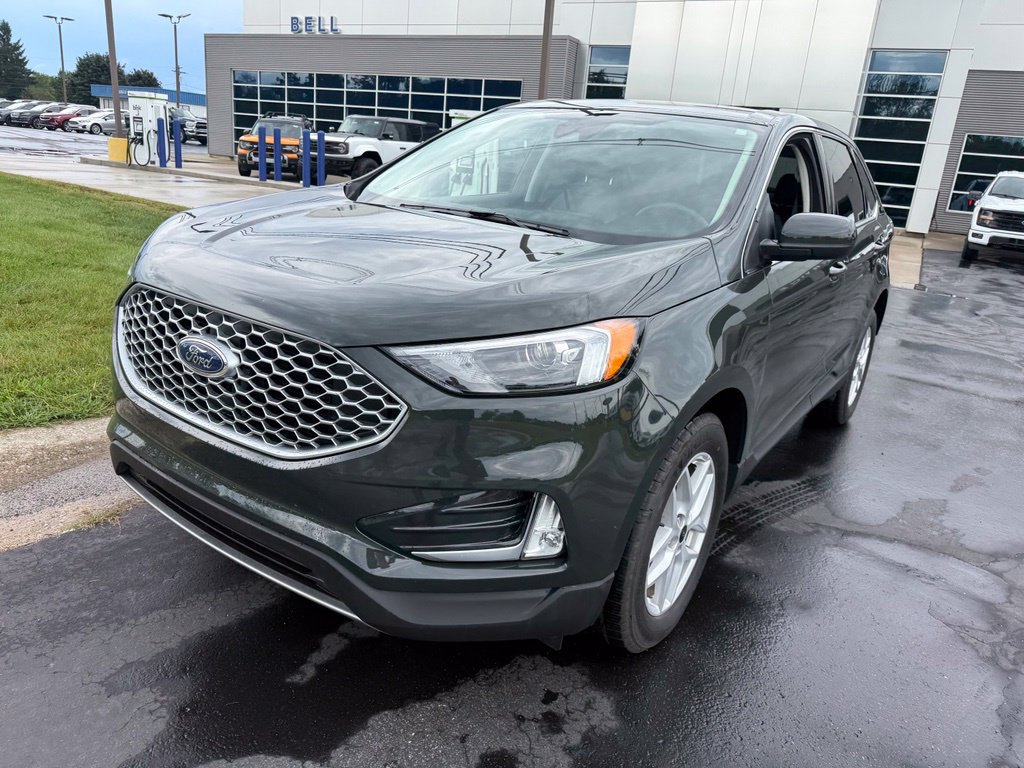 Certified 2024 Ford Edge SEL w/ Convenience Package AWD/4WD image 4