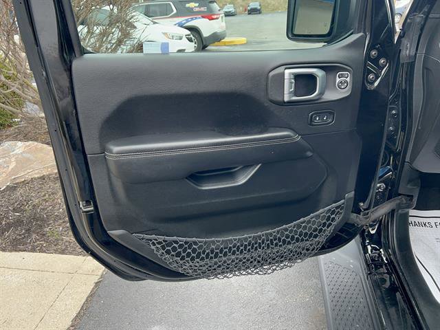Used 2020 Jeep Gladiator Overland image 12