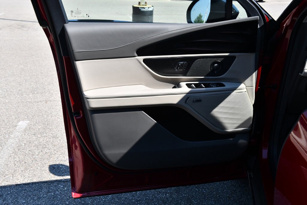 New 2025 Lincoln Nautilus Reserve w/ Jet Appearance Package image 22