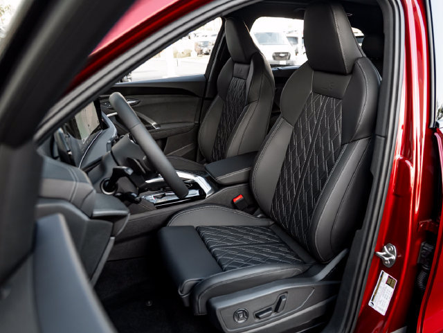 New 2026 Audi SQ5 Prestige AWD/4WD image 13