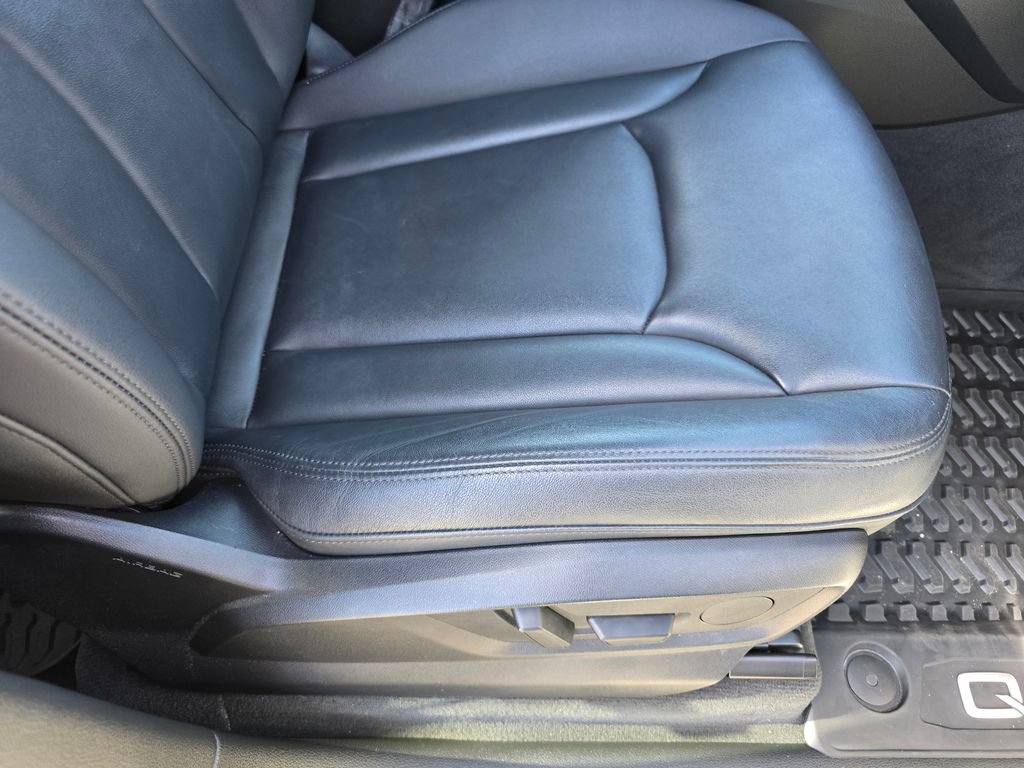 Used 2023 Audi Q7 3.0T Premium w/ Convenience Package image 18