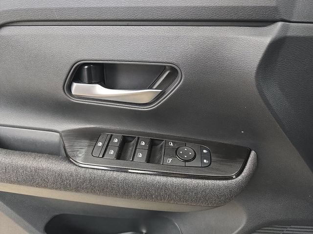 Used 2026 Nissan Kicks SV FWD image 27