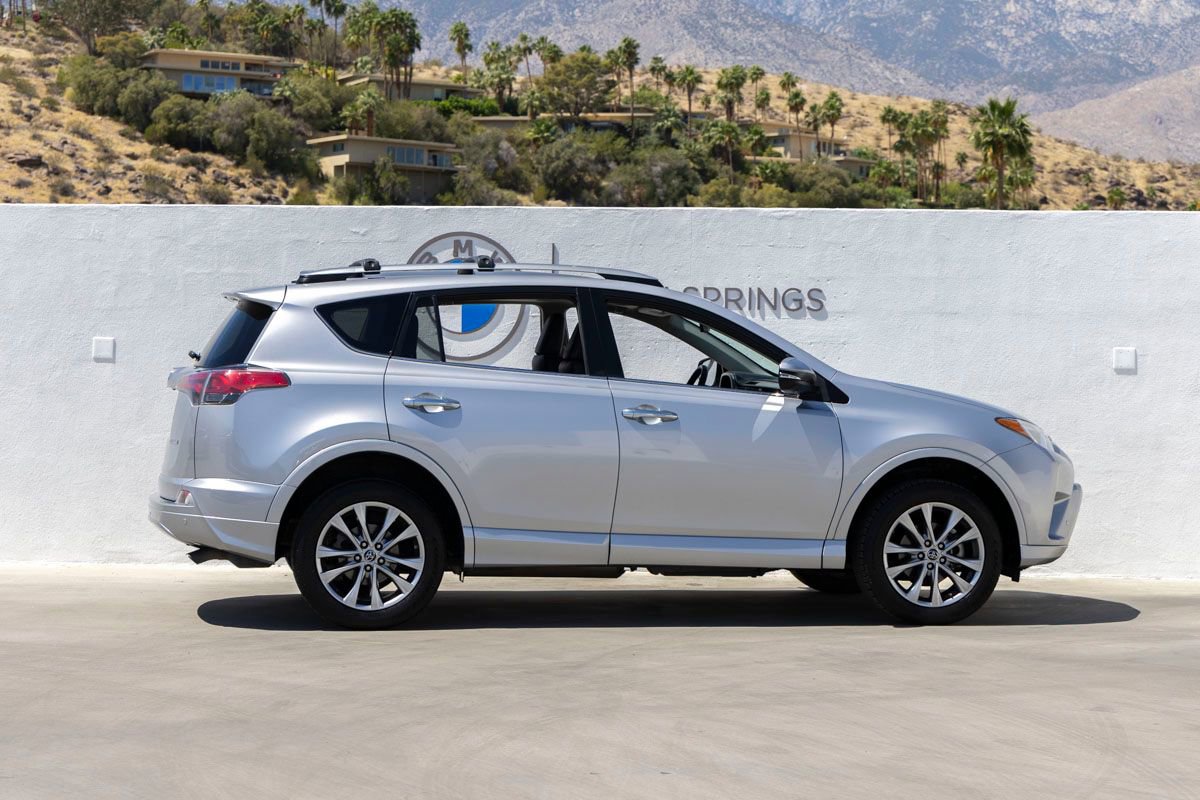 Used 2017 Toyota RAV4 Platinum FWD image 6
