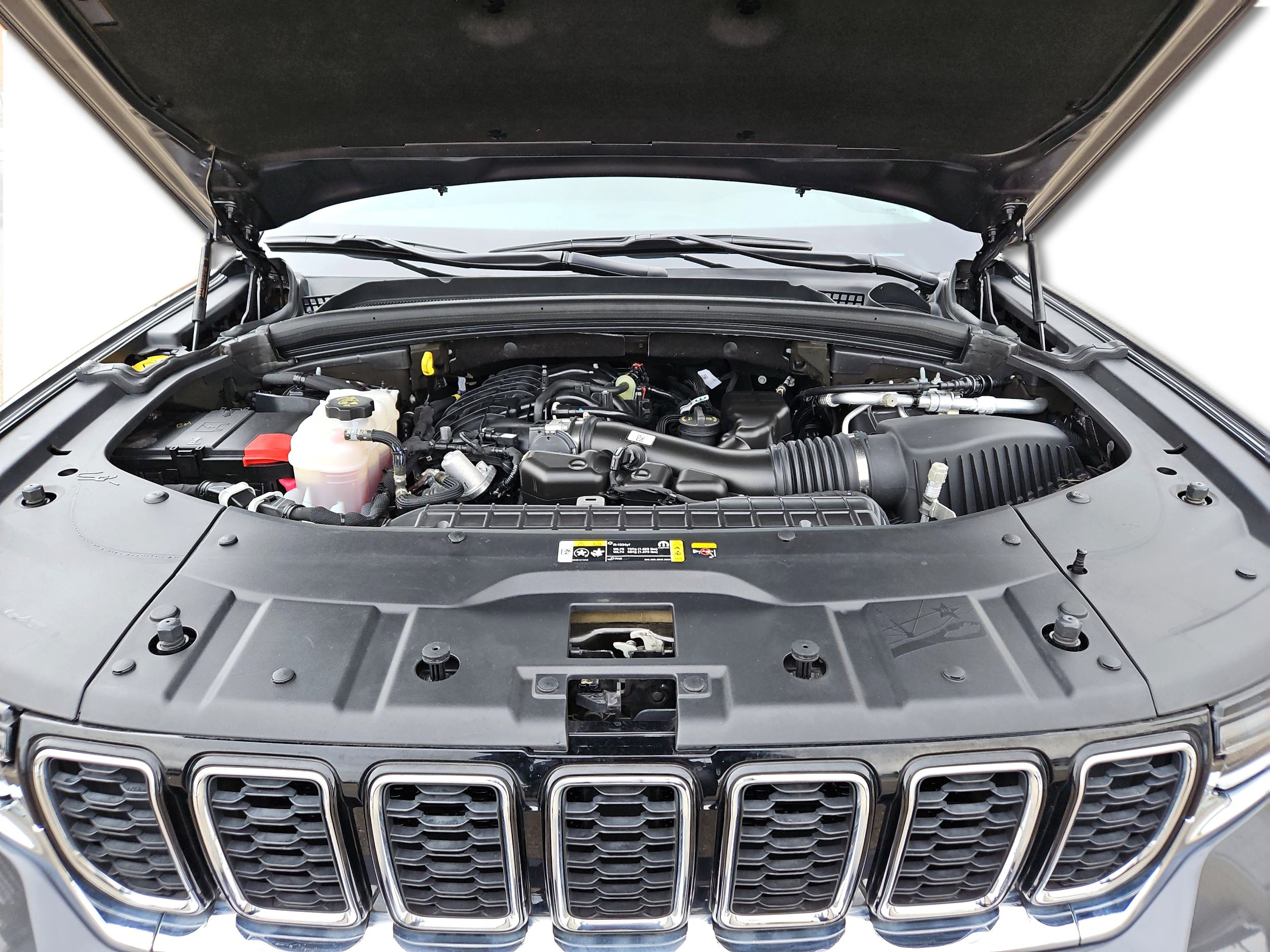 Used 2023 Jeep Grand Cherokee Limited RWD image 13