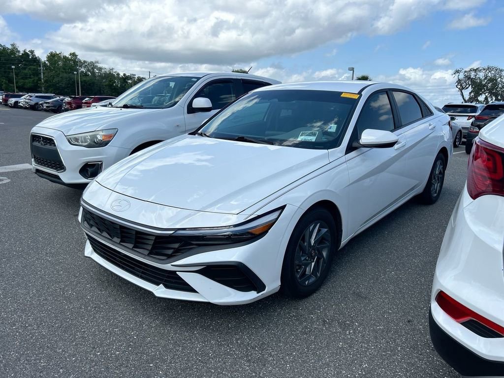 Certified 2024 Hyundai Elantra SEL FWD image 9