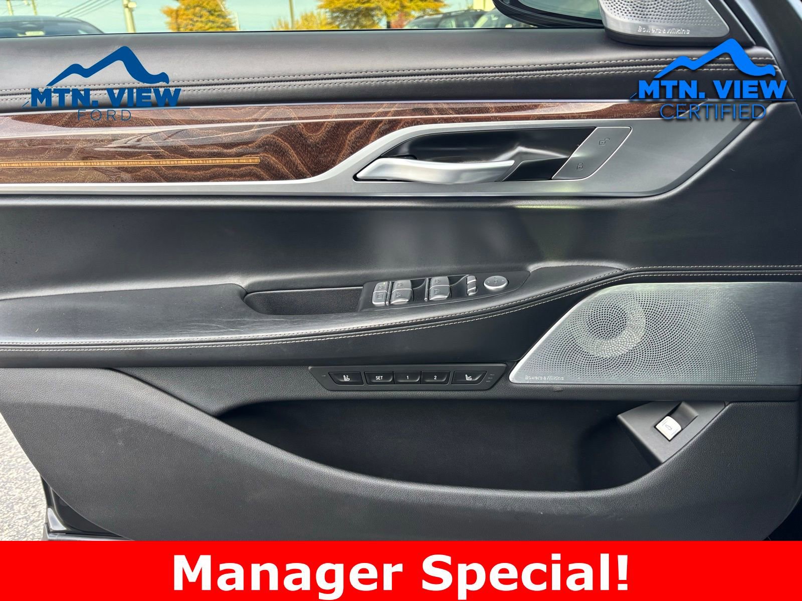 Used 2022 BMW 750i xDrive w/ Luxury Rear Seating Package image 16
