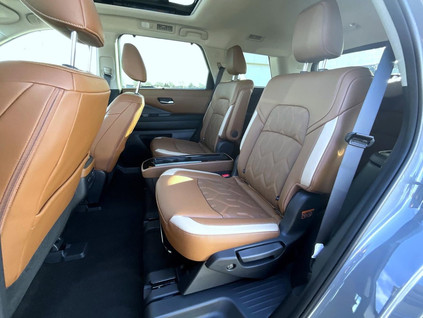 New 2026 Nissan Pathfinder Platinum image 11