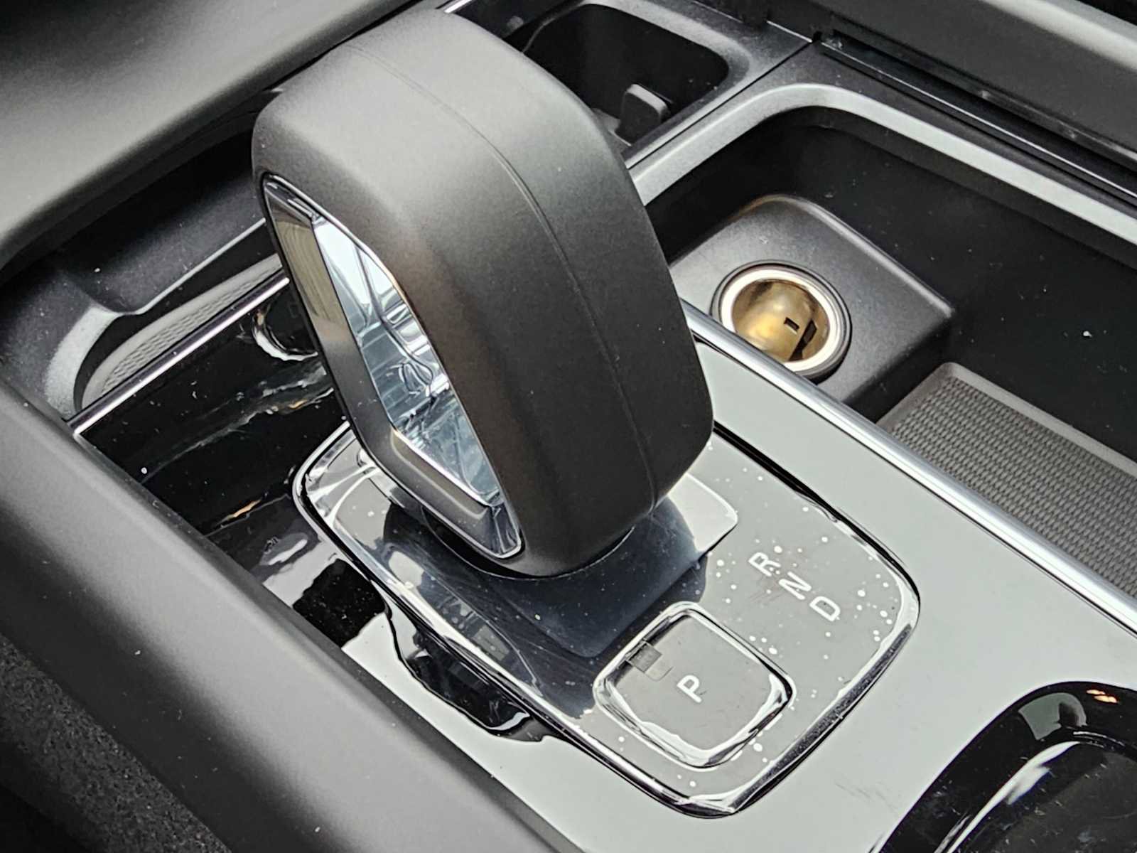 Certified 2025 Volvo XC60 B5 Core w/ Protection Package Premier image 63