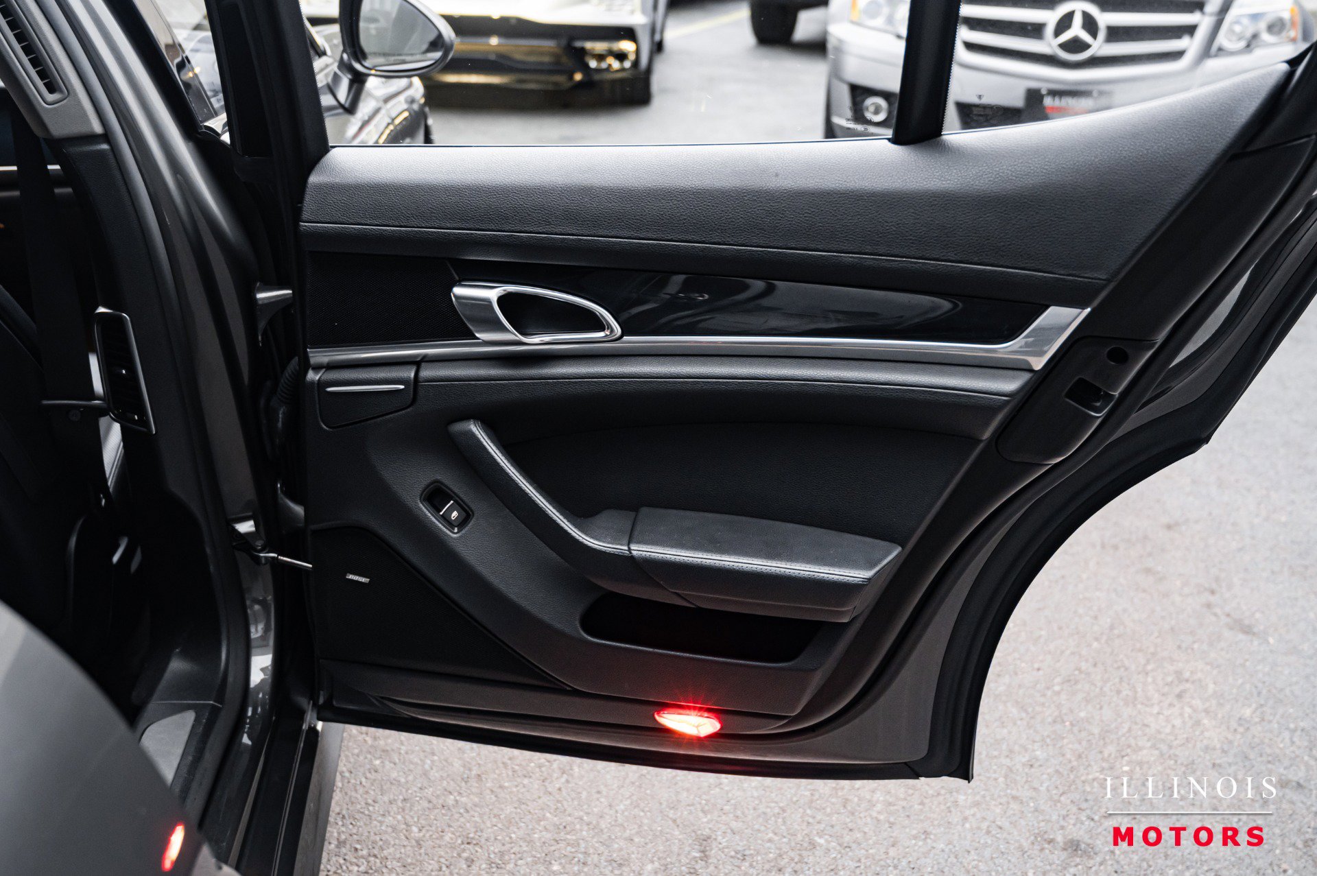 Used 2016 Porsche Panamera 4 Edition image 36