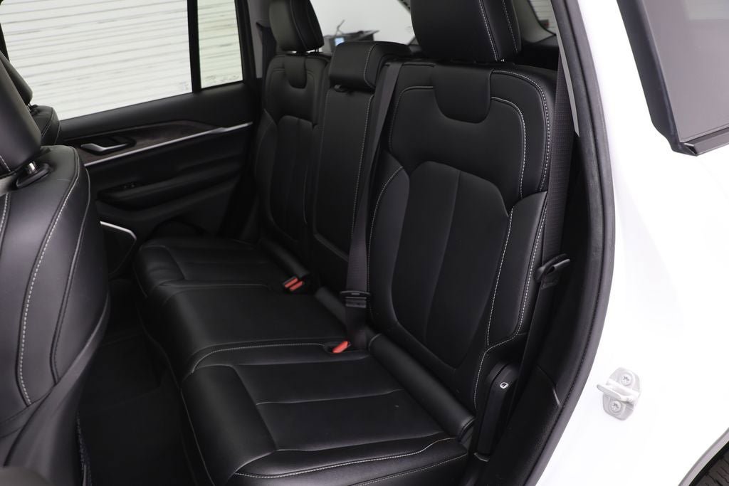 Used 2023 Jeep Grand Cherokee 4WD 4xe image 11