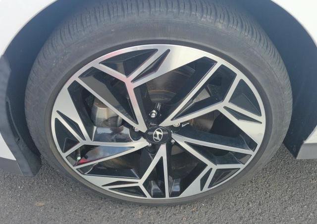 Used 2024 Hyundai Ioniq 6 Limited image 9