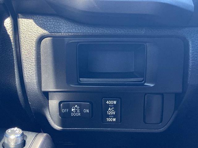 Used 2016 Toyota Tacoma TRD Off-Road AWD/4WD image 14
