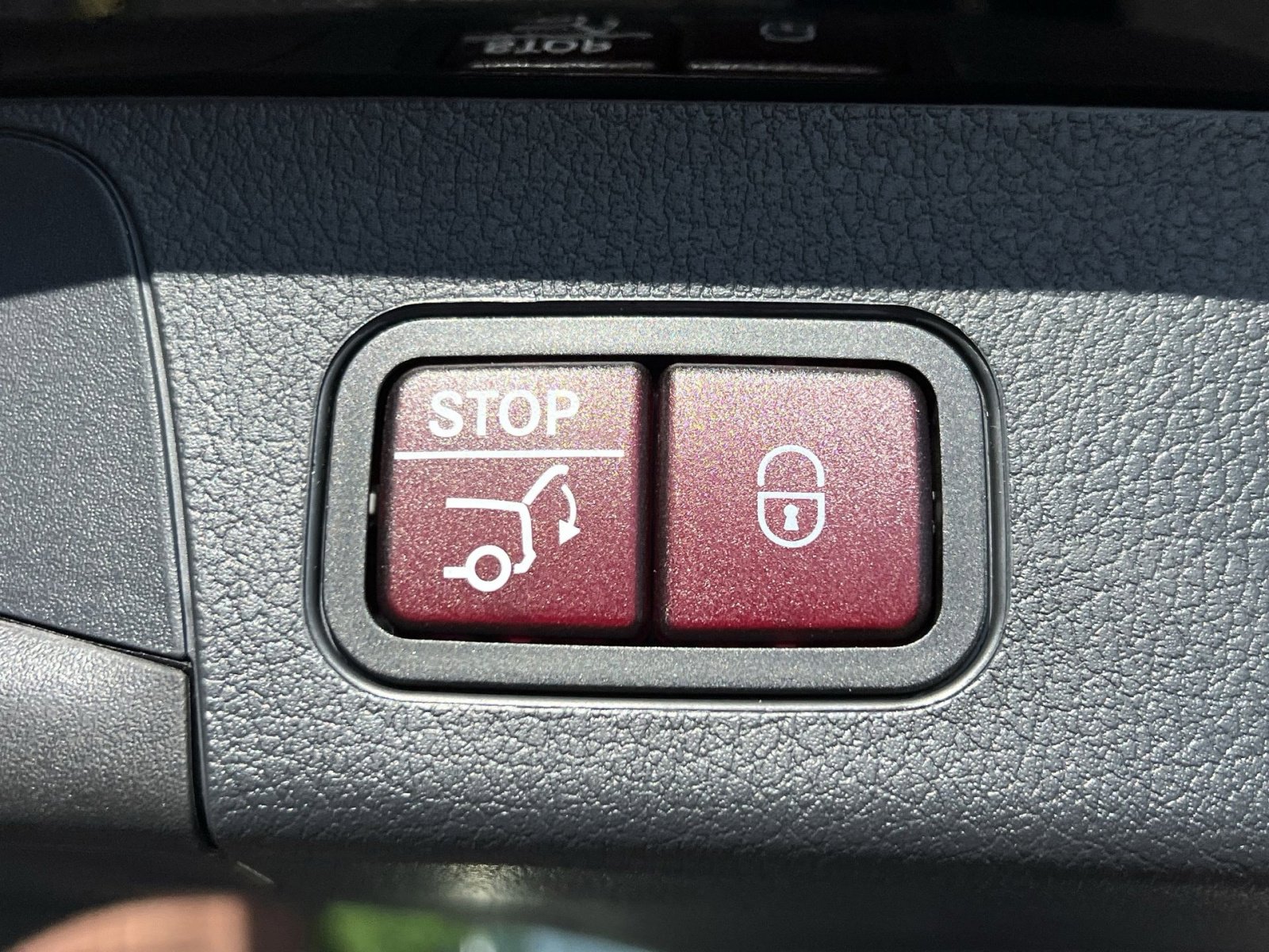 New 2025 Mercedes-Benz GLB 35 AMG 4MATIC image 25