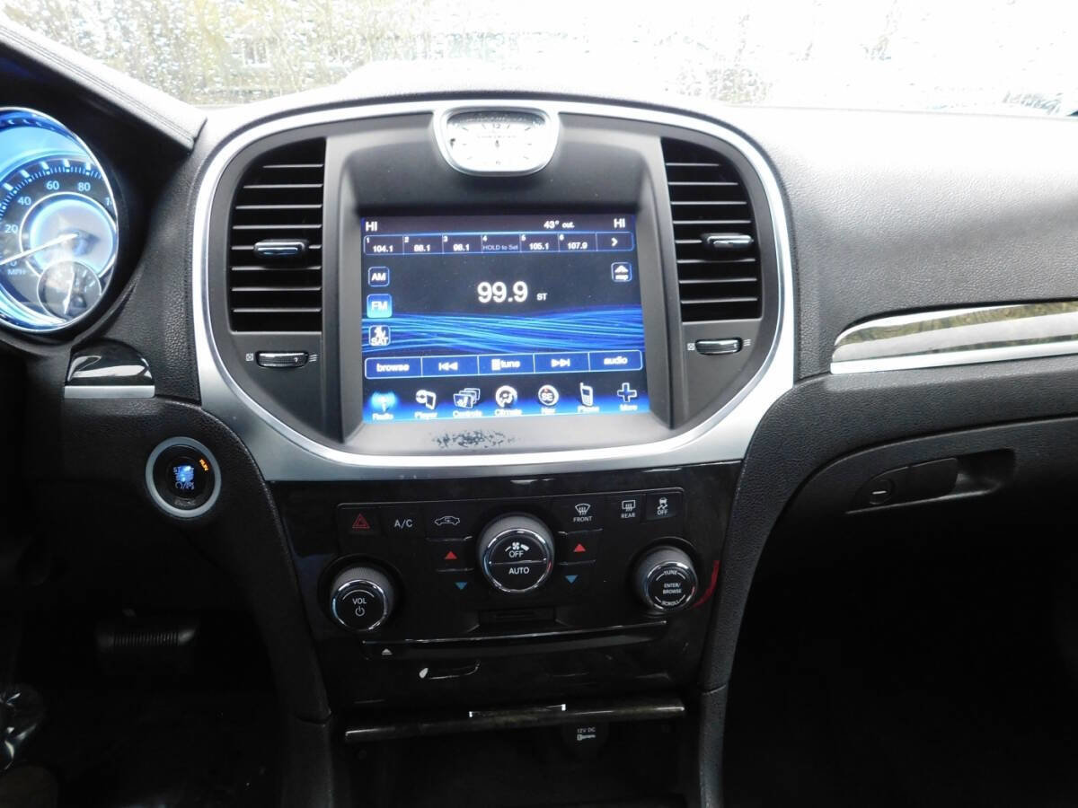 Used 2013 Chrysler 300 C w/ Light Group RWD image 10