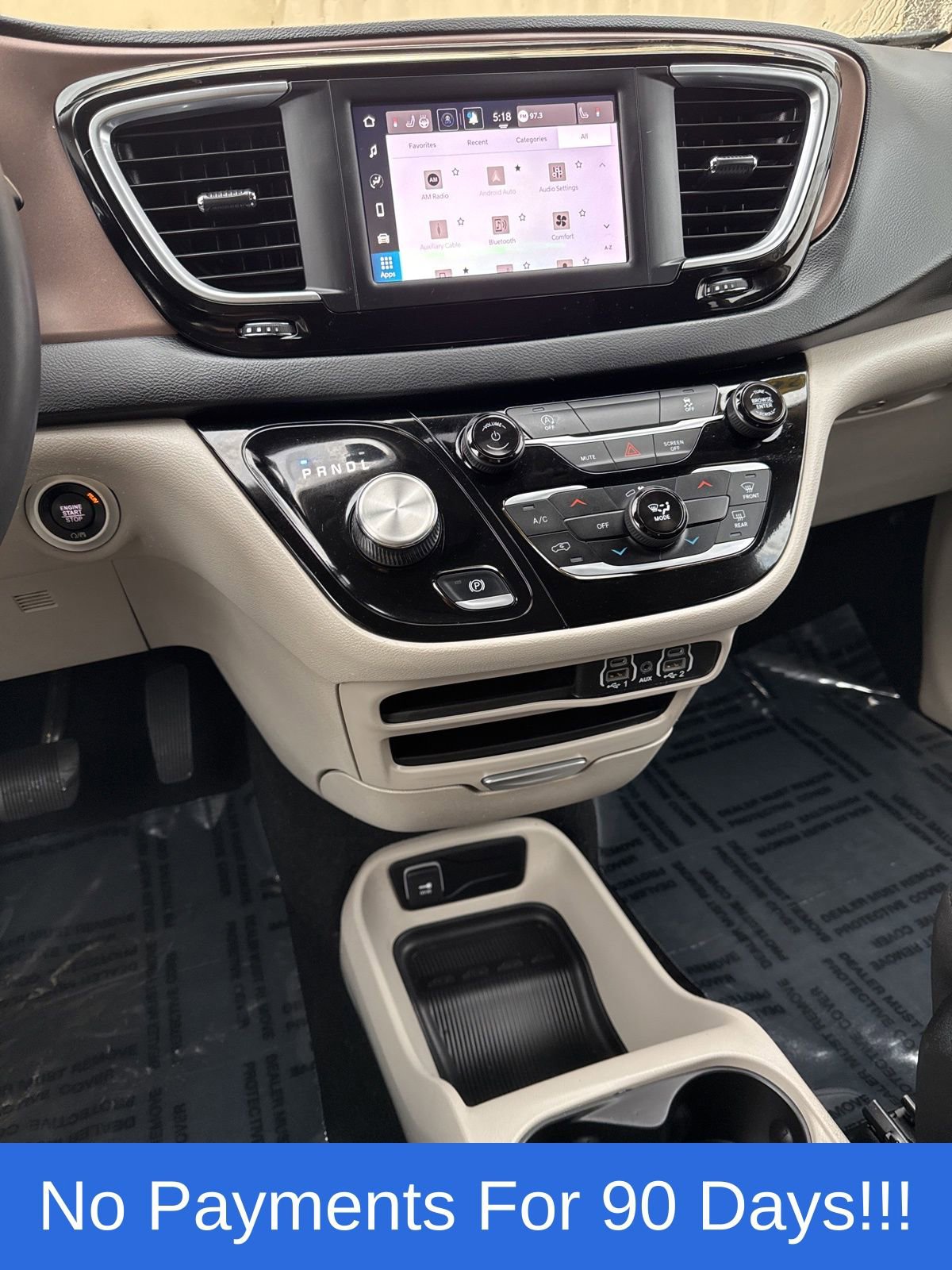 Used 2024 Chrysler Voyager LX image 15